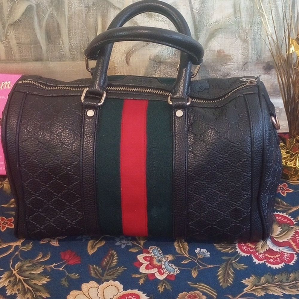 Authentic Leather Gucci Bag!* - Picture 2 of 8